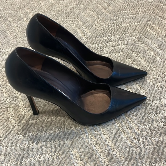 Manolo 39.5 black heels - Picture 3 of 8